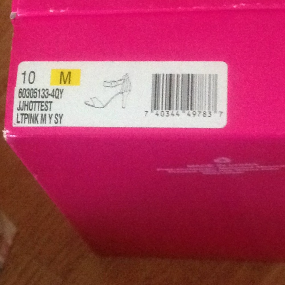 Shoes - Picture 6 of 6